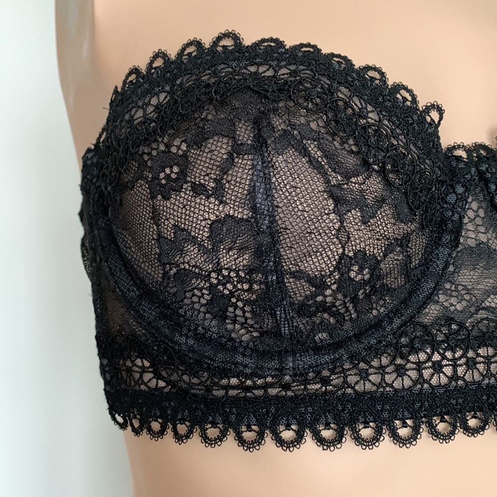 NWOT-Victoria secret lace strapless bra